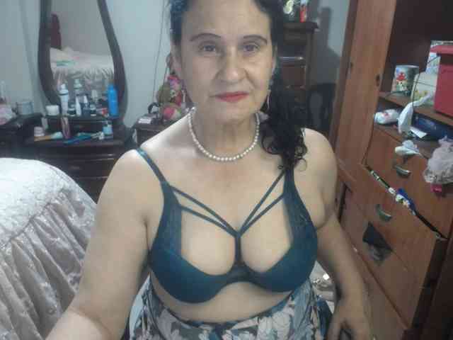 jazmin-mature webcam