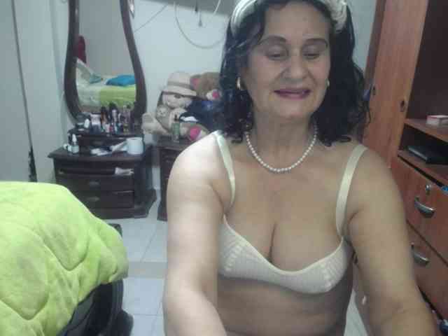 jazmin-mature jazmin-mature