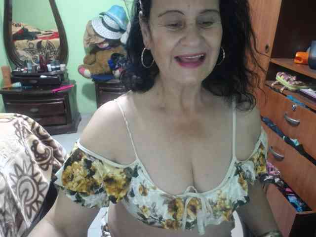 jazmin-mature