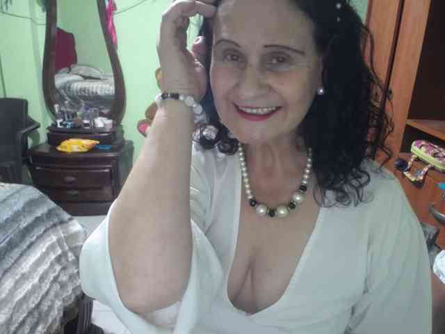 jazmin-mature webcam