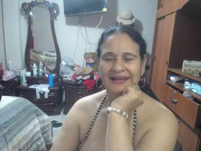 jazmin-mature webcam