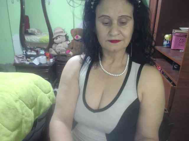 jazmin-mature webcam