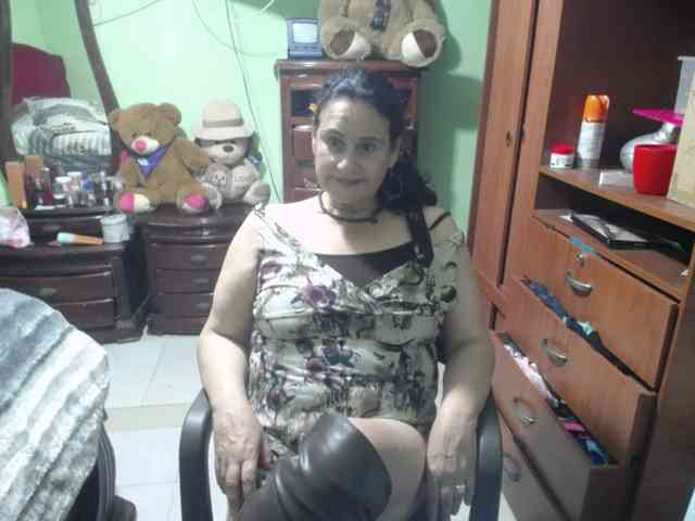 jazmin-mature webcam