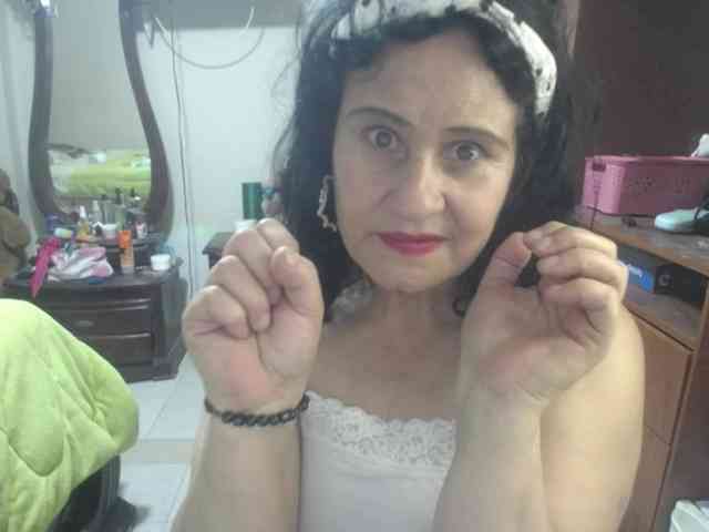 jazmin-mature webcam