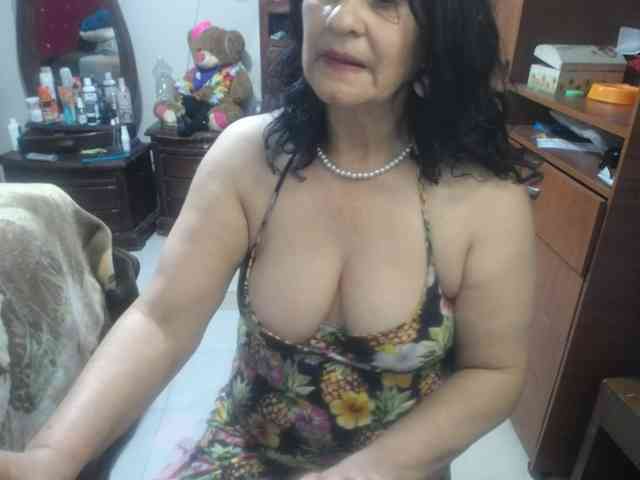 jazmin-mature webcam