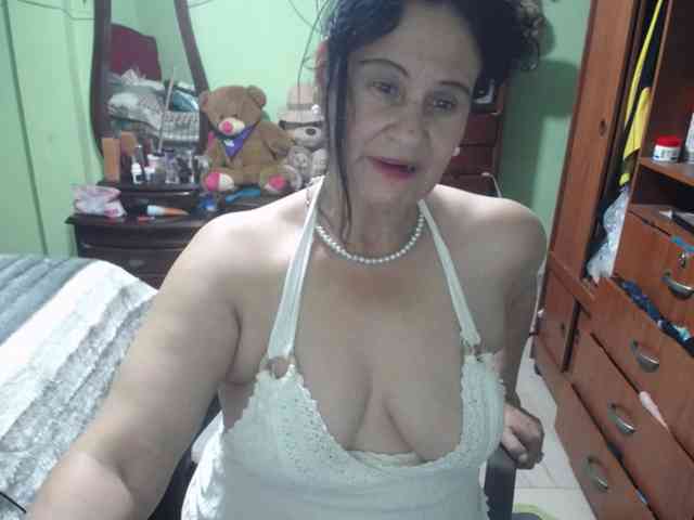 jazmin-mature webcam