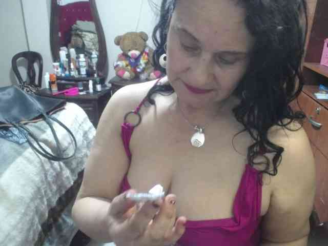 jazmin-mature webcam