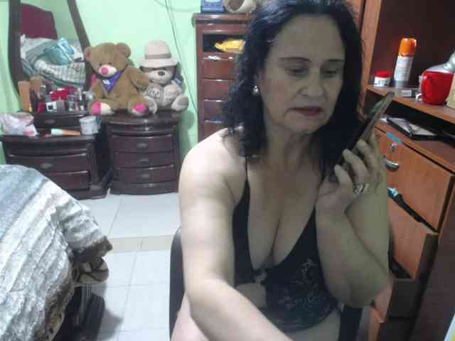 jazmin-mature webcam