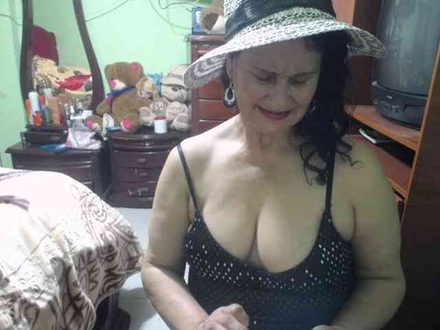 jazmin-mature webcam