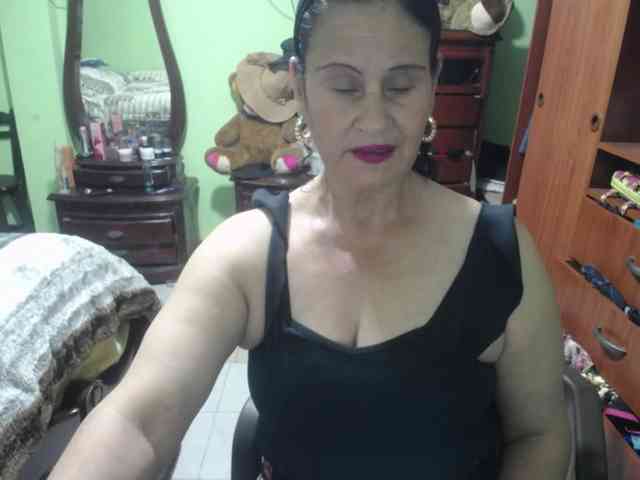 jazmin-mature