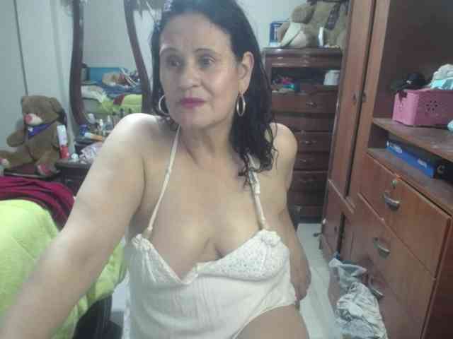 jazmin-mature webcam