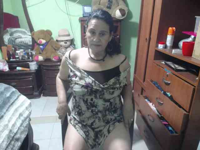 jazmin-mature webcam
