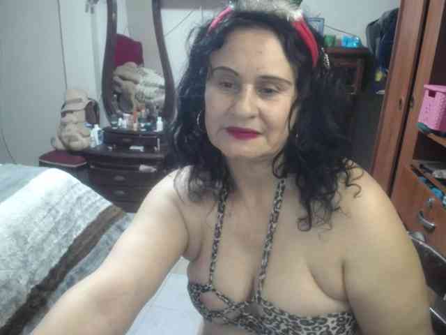 jazmin-mature webcam