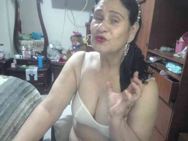 jazmin-mature webcam