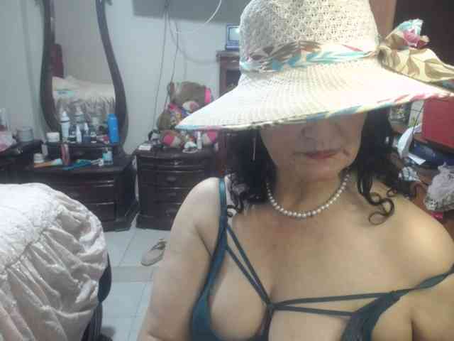 jazmin-mature webcam