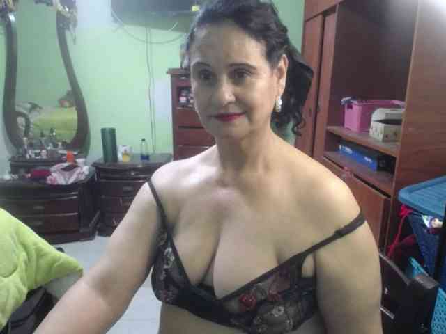 jazmin-mature webcam