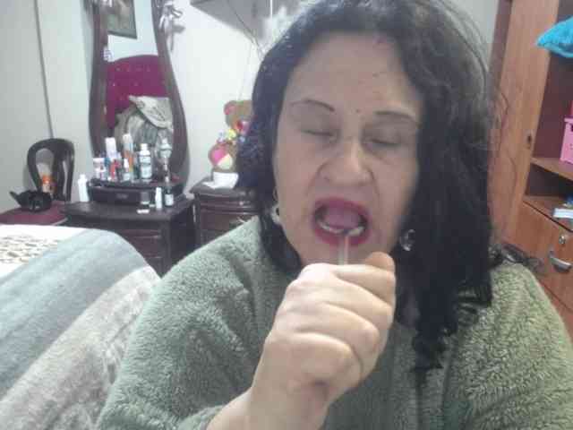 jazmin-mature webcam