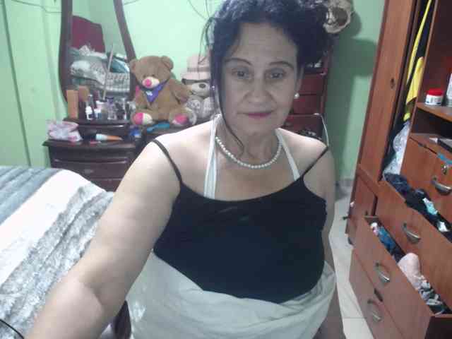 jazmin-mature webcam