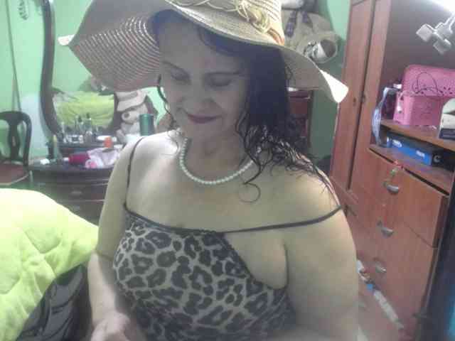 jazmin-mature webcam