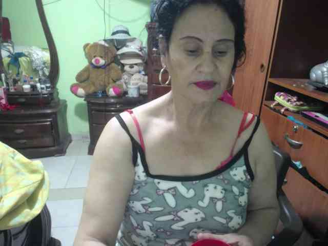 jazmin-mature webcam