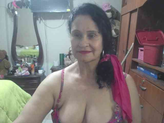 jazmin-mature webcam