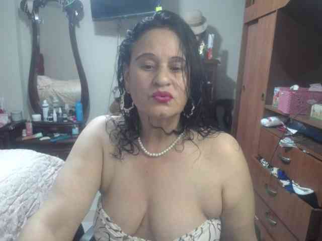 jazmin-mature webcam