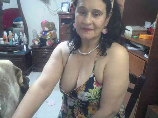 jazmin-mature webcam