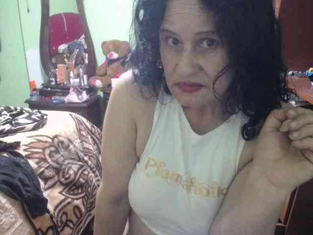jazmin-mature