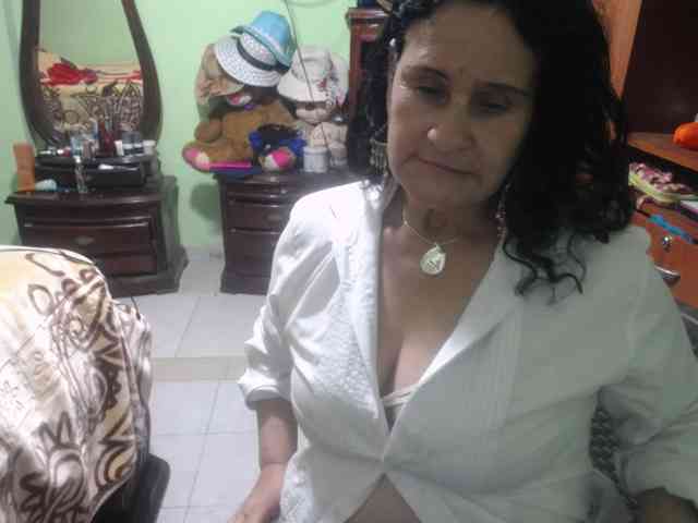 jazmin-mature webcam