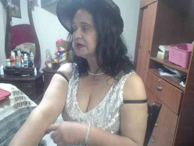 jazmin-mature webcam