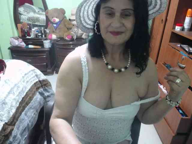 jazmin-mature webcam