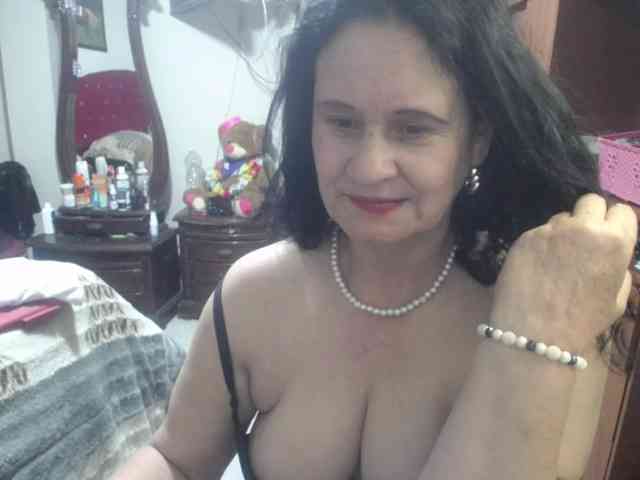 jazmin-mature webcam