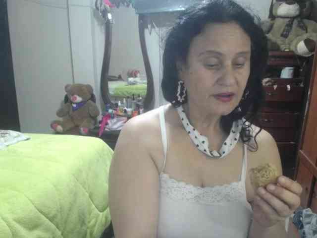 jazmin-mature webcam