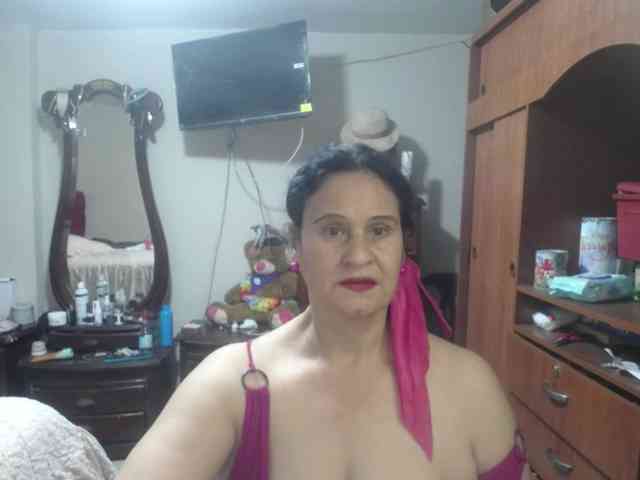 jazmin-mature webcam