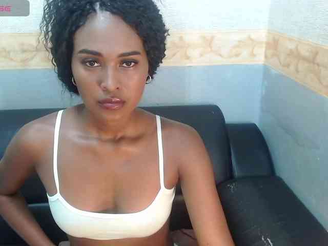 nude live chat room YessicaCruz