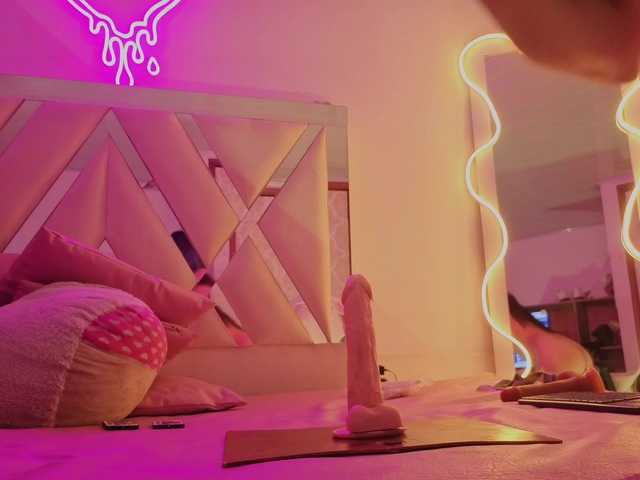 Laylafoxy-tay's BongaCams show and profile