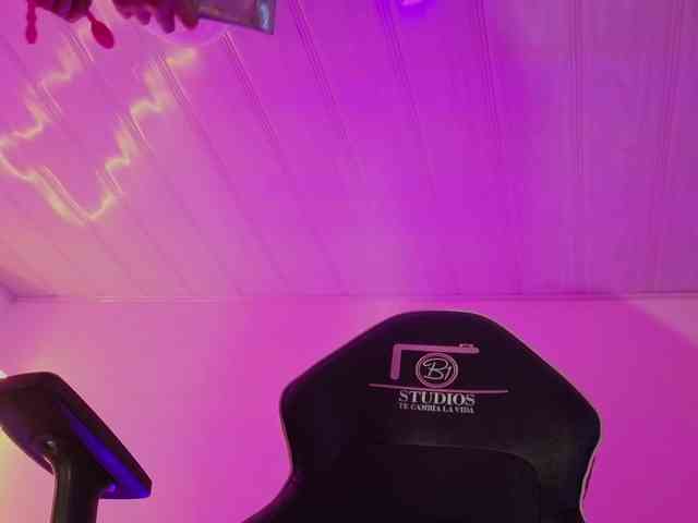 Laylafoxy-tay webcam