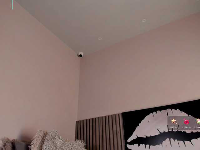 Kloe-S's BongaCams show and profile