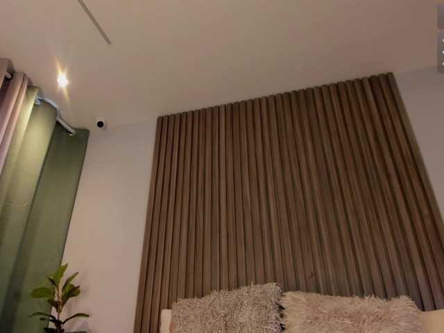 Kloe-S's BongaCams show and profile