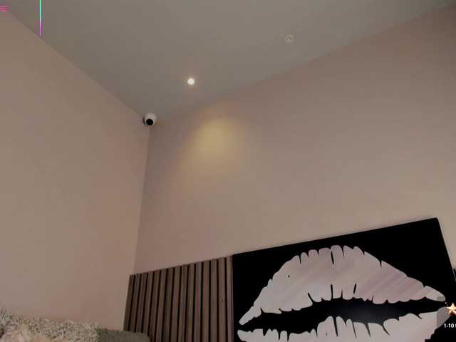 Kloe-S's BongaCams show and profile