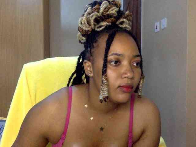 Queensophie22 webcam