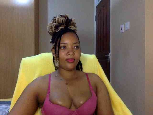Queensophie22 webcam