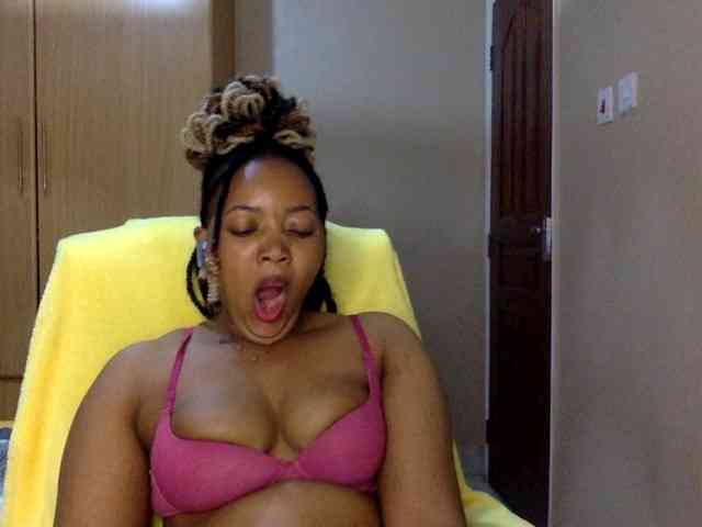 Queensophie22 webcam