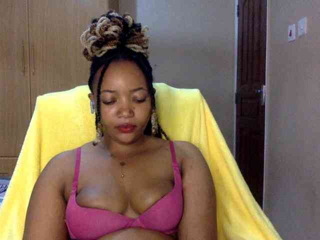 Queensophie22 webcam