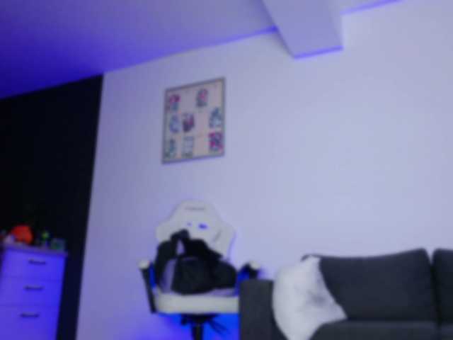  EmilyxJames chat room