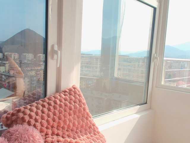 EmilyxJames live cam profile