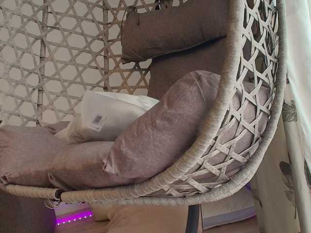 EmilyxJames's BongaCams show and profile