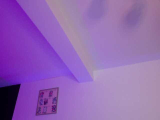 EmilyxJames live cam