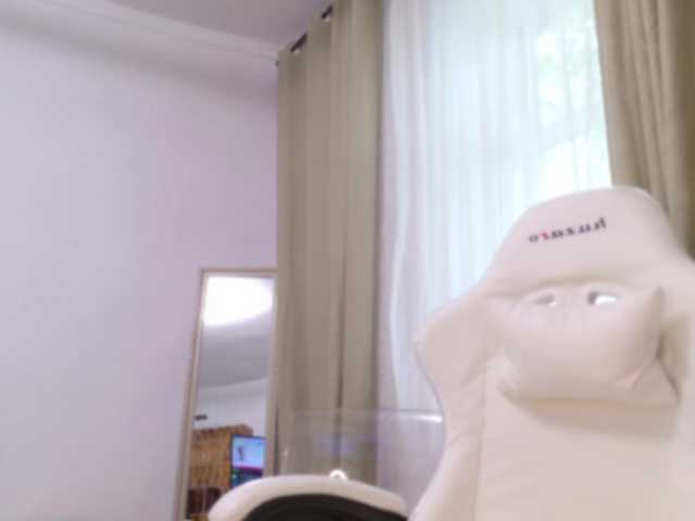  EmilyxJames chat room