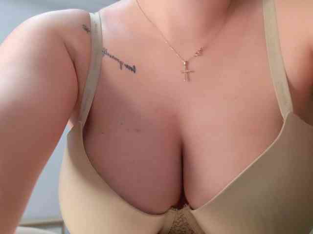 EmilyxJames webcam